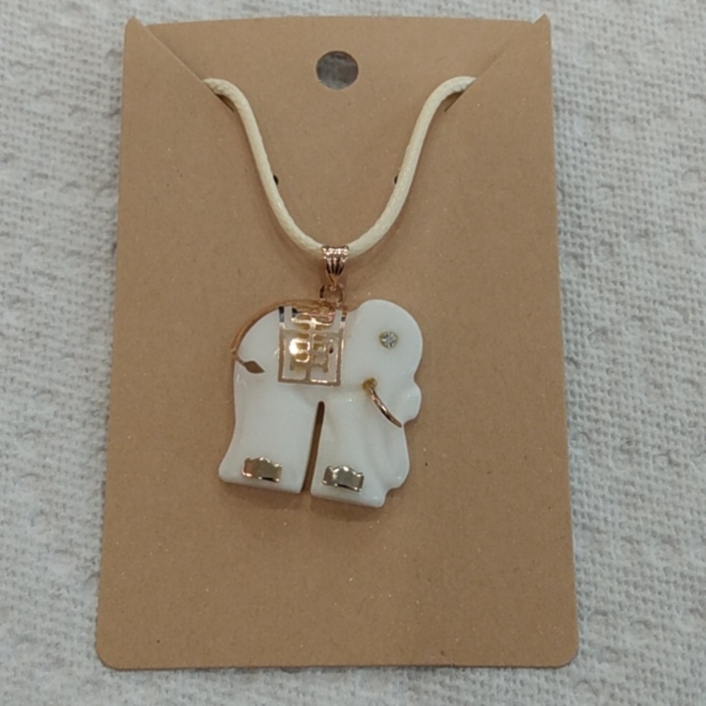 New Vintage White Gem Stone Elephant Pendant Choker Necklace